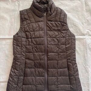 Columbia brown puffer vest